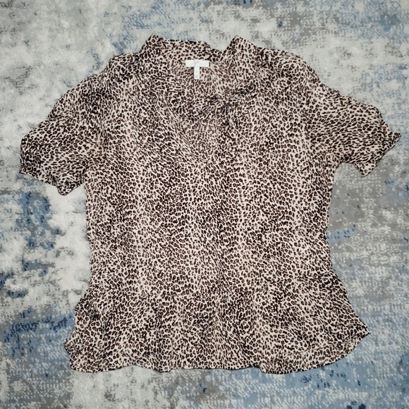 Joie Feyana Animal Print 100% Silk Short Sleeve Blouse Size Small - Picture 1 of 6